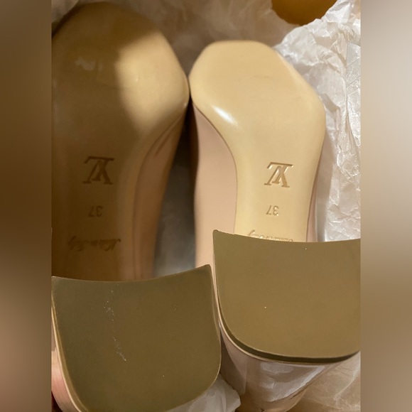 The Fabulous LV Madeleine pumps from Louis Vuitton.  Pure class.  😍😍😍 - Picture 9 of 12